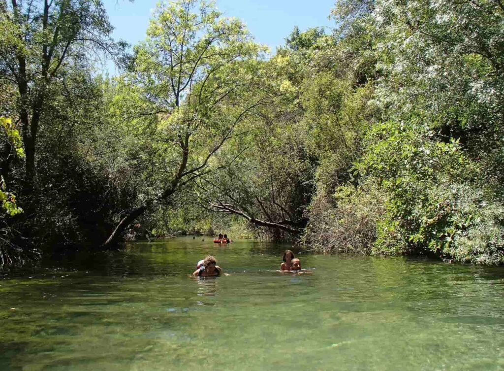 El Burgo cuenca del río Turón en el interior de Málaga