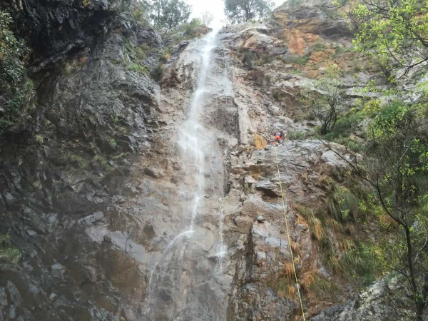 sendero de las cascadas