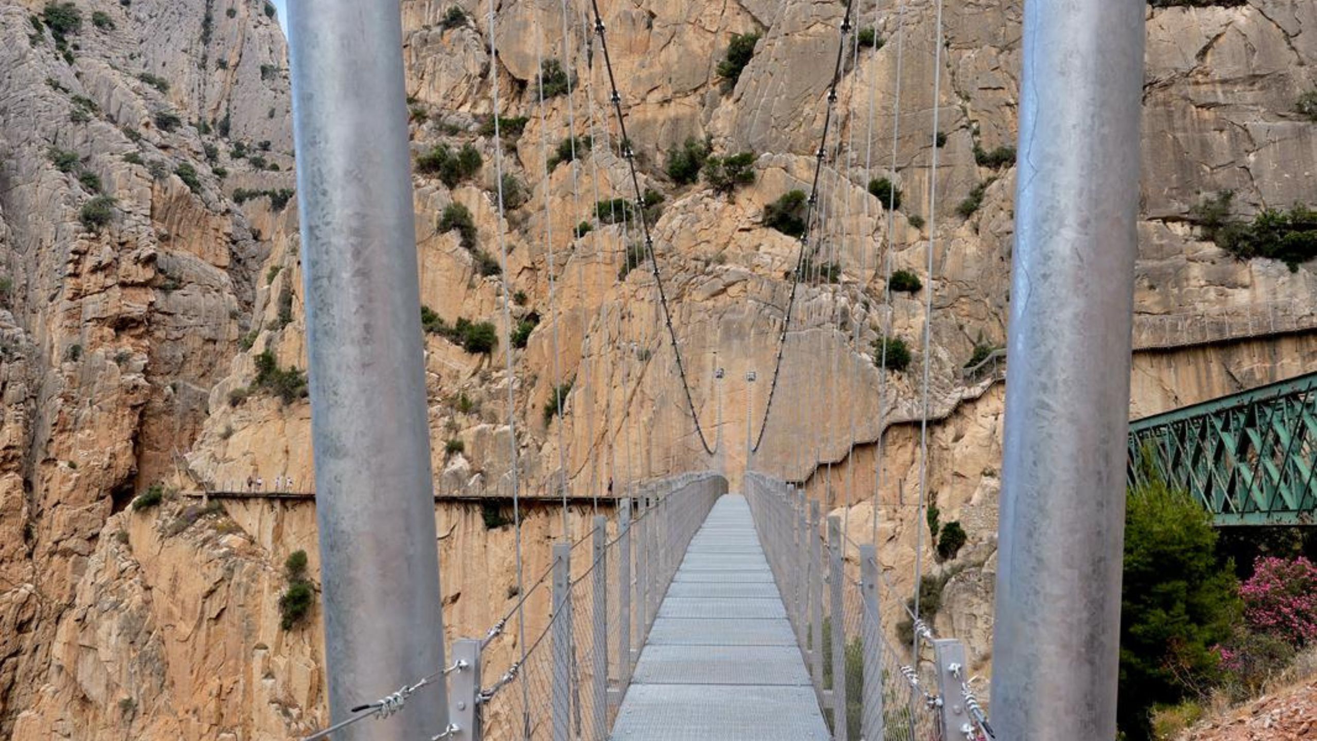 Nuevo puente colgante del Caminito del Rey, el más largo de España, sobre el Desfiladero de los Gaitanes.